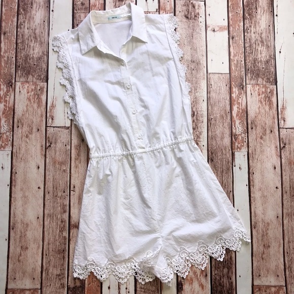 Kimchi Blue UO Collared Shorts Romper Lace Trim - Picture 4 of 8